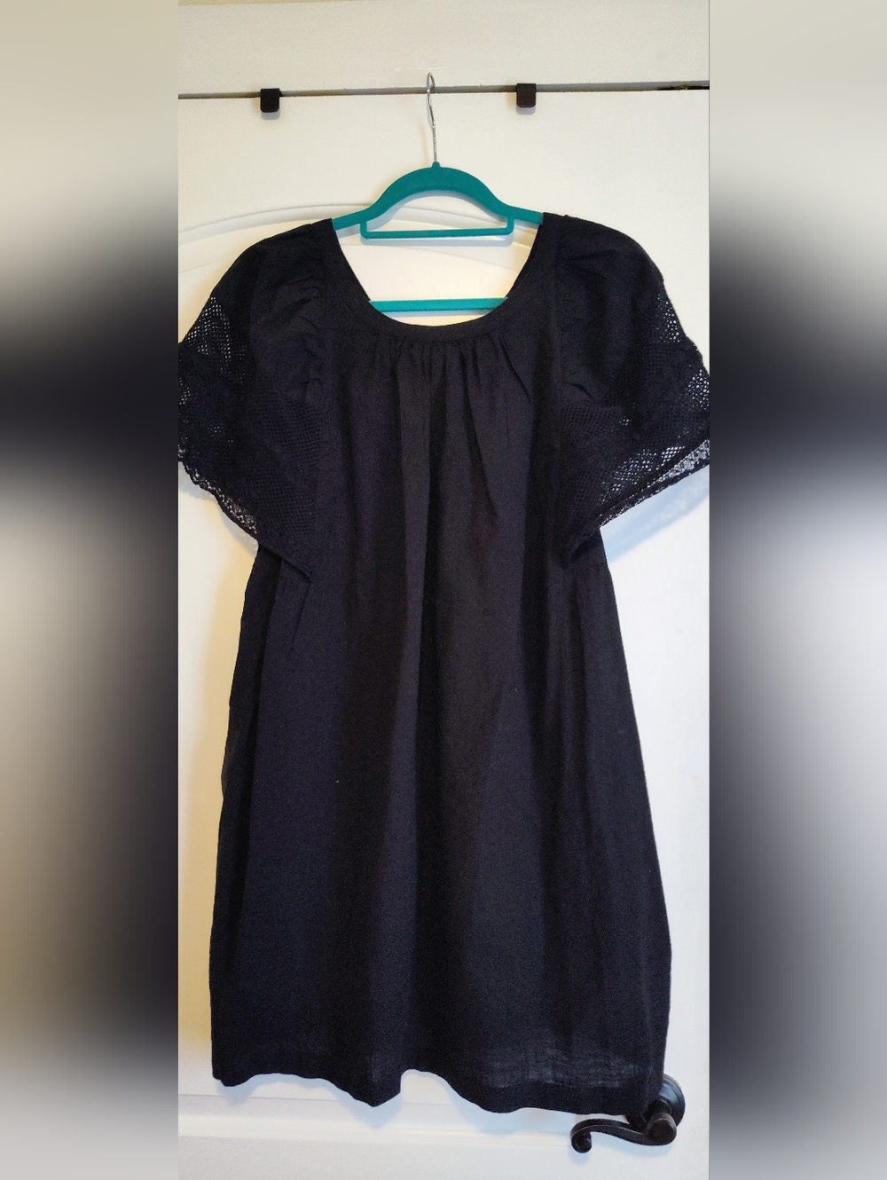 Old Navy Black Women's Crochet Sleeve Dress
